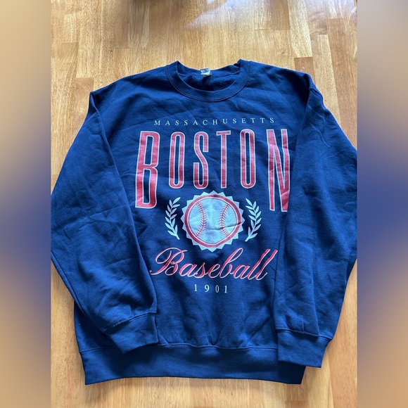 Boston Red Sox Sweatshirt - Picture 2 of 6
